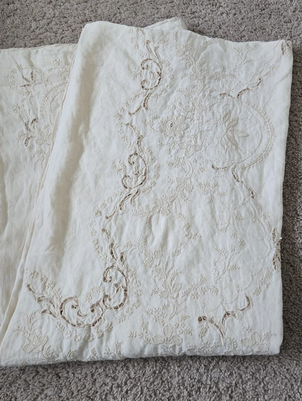 Vintage Linen Rectangular Tablecloth Delicate Embroidery Cutwork 94